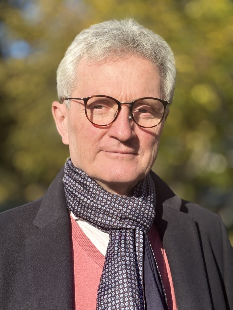 Portrait der Ärztin bzw. des Arztes